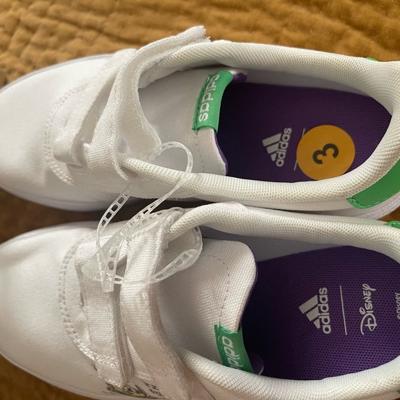 ADIDAS Buzz Lightyear Canvas Sneaker. NWT. Youth Size 3 - Picture 10 of 11
